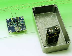 Wideband active loop antenna